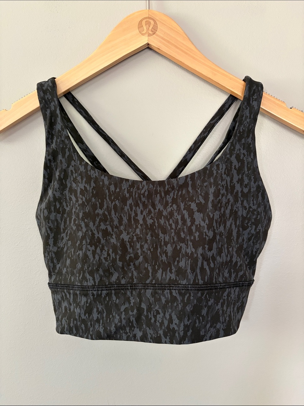 Lululemon Energy Longline Bra Leopard Camo Black Gray Size 6 Athletic Sports